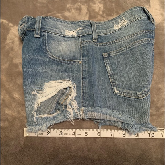 Guess Denim Distressed Shorts - Picture 5 of 13